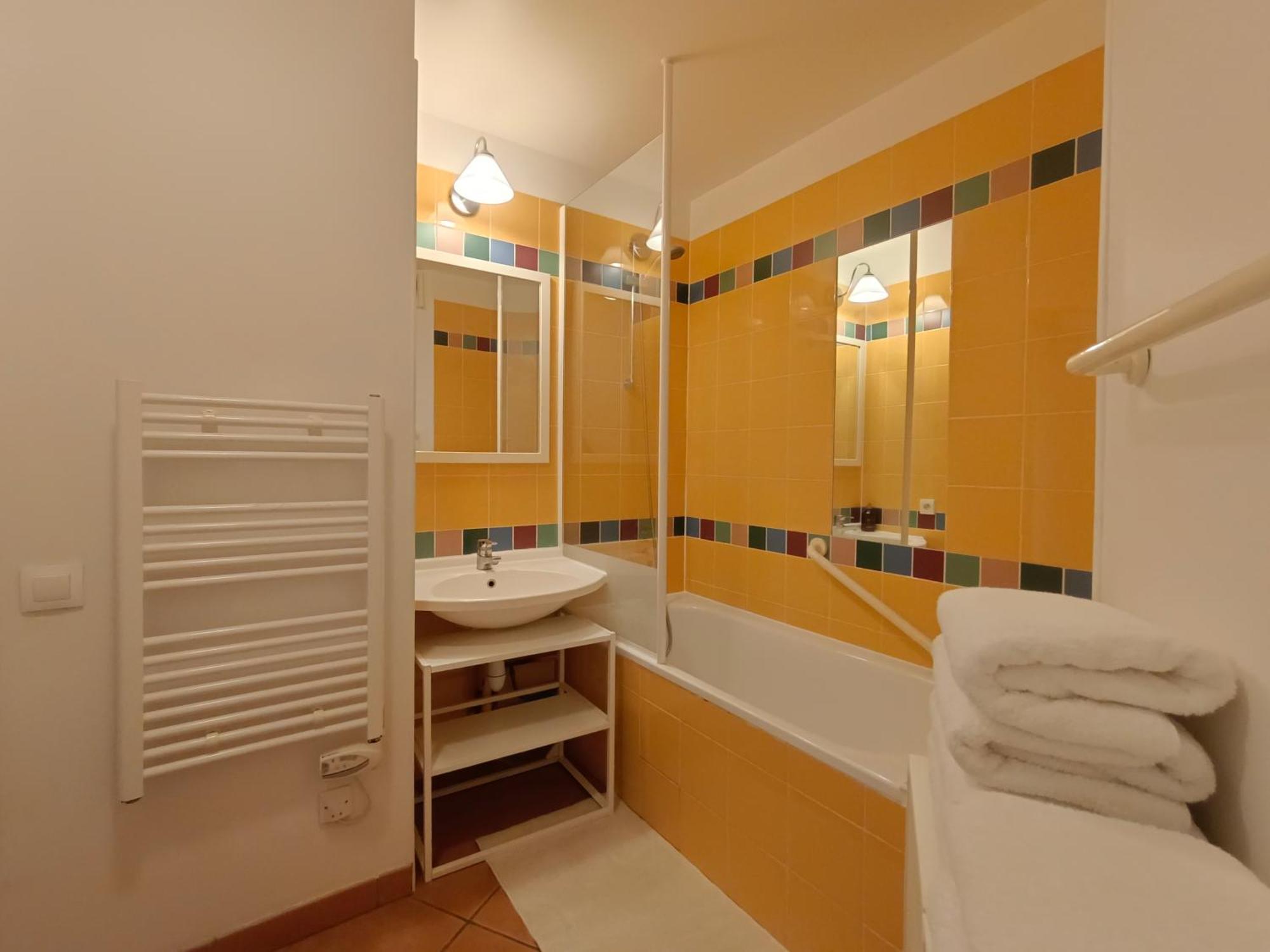 T1 Bis Avec Piscine Vue Golf Et Montagnes Apartment อาร์กองส์ ภายนอก รูปภาพ